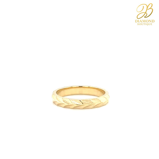 CARVED CHEVRON WEEDING RING