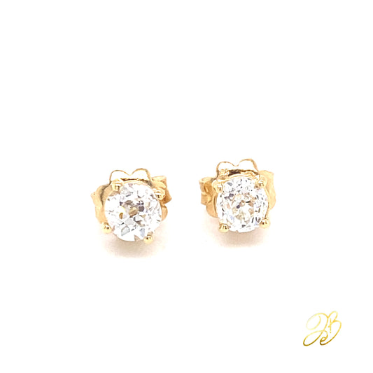 YELLOW SOLITAIRE STUDS