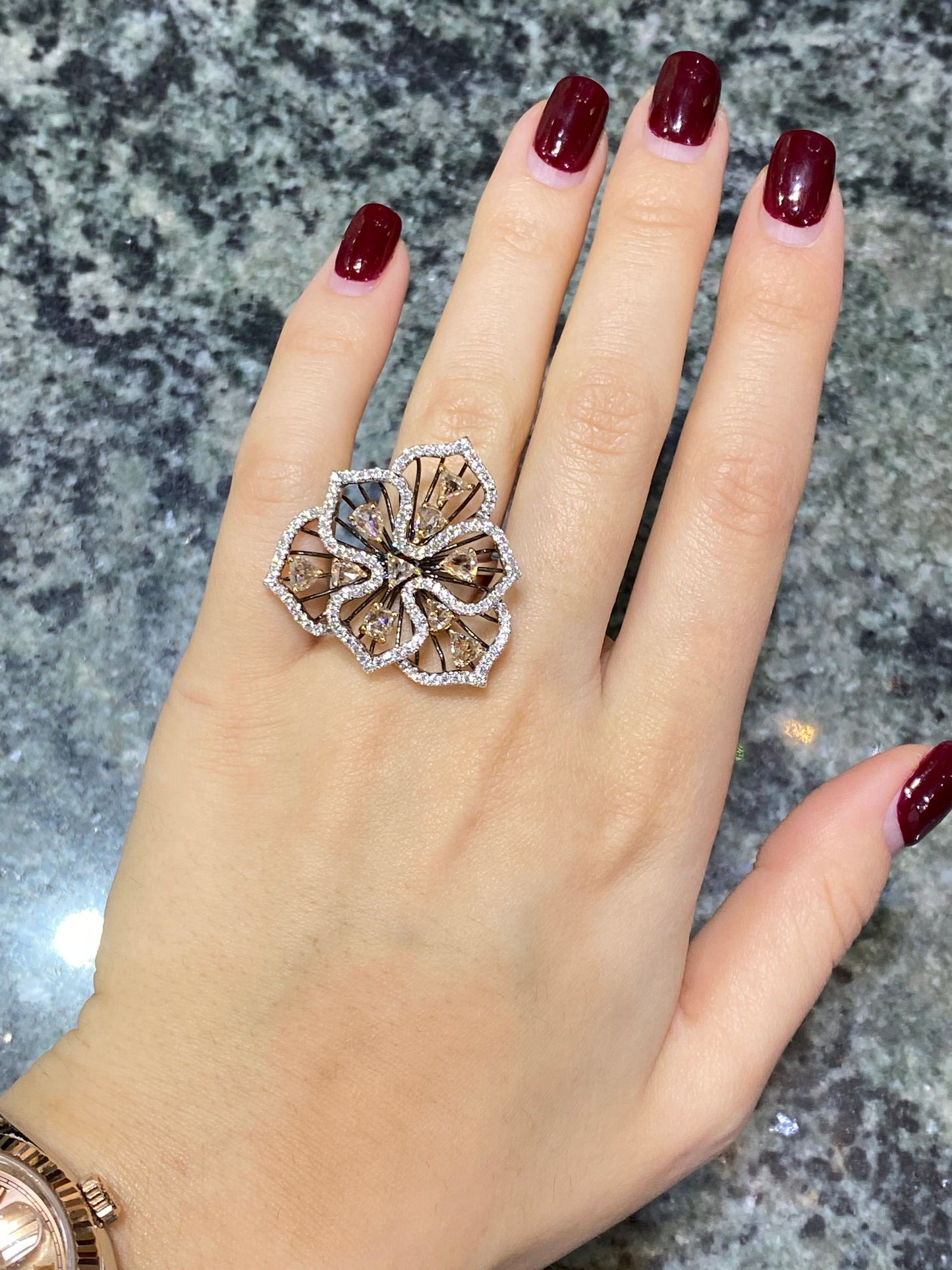 GRAND FLOWER RING